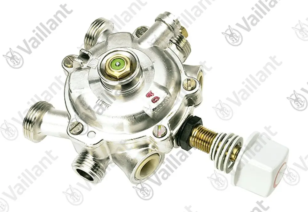 Vaillant Wasserschalter mit mehreren Anschlussmöglichkeiten, metallischer Oberfläche und Griff, zur Regelung von Wasserflüssen in Heizungsanlagen.